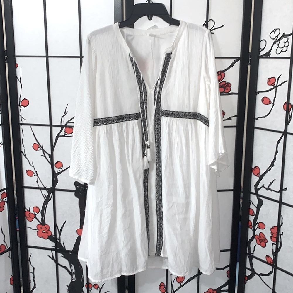 Lightweight White Long Sleeve Short Maxi Dress